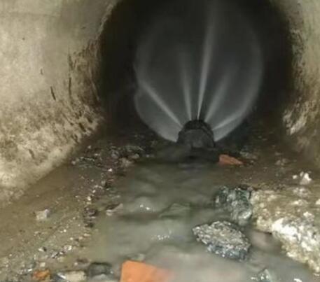 石壁镇市政管道清淤